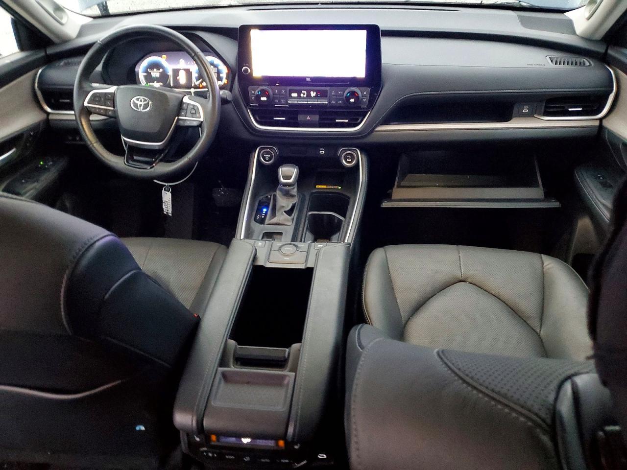 2024 TOYOTA HIGHLANDER