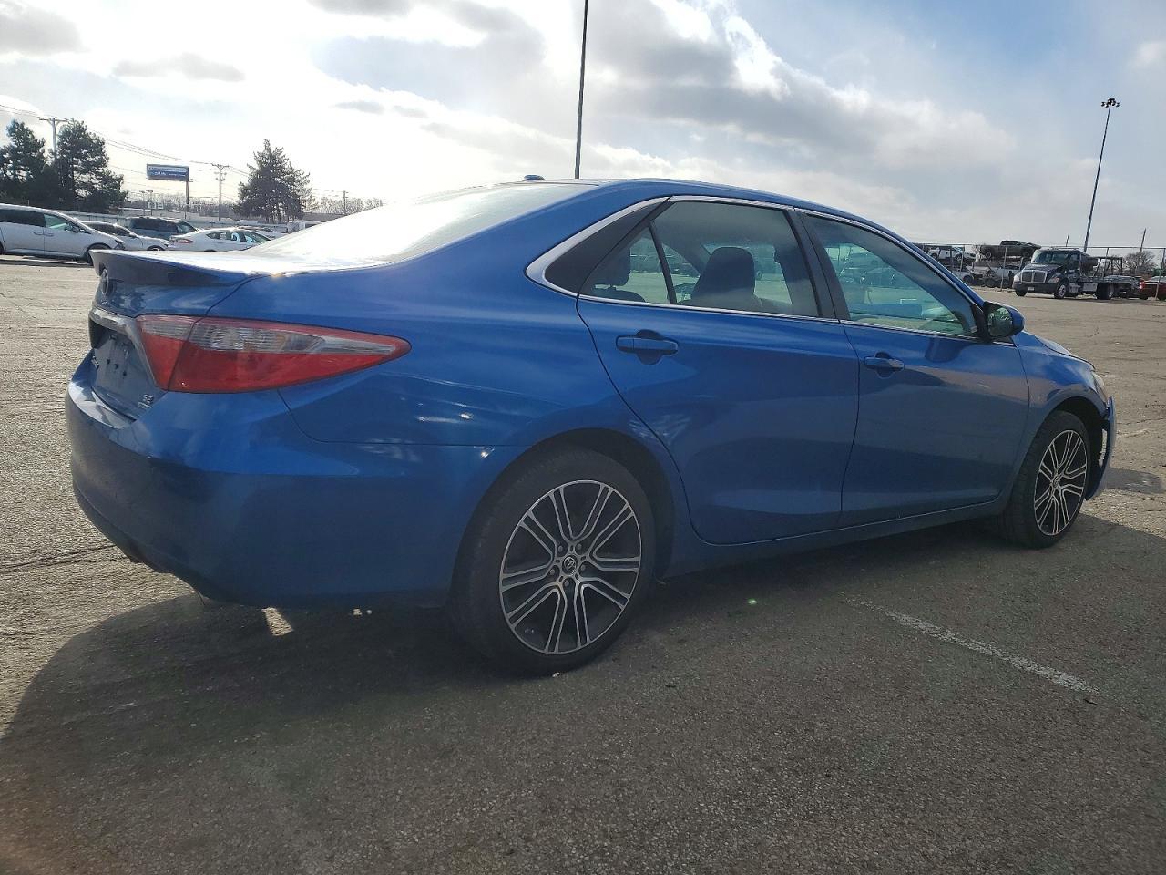 2016 TOYOTA CAMRY