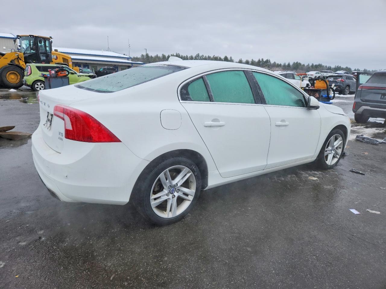 2015 VOLVO S60