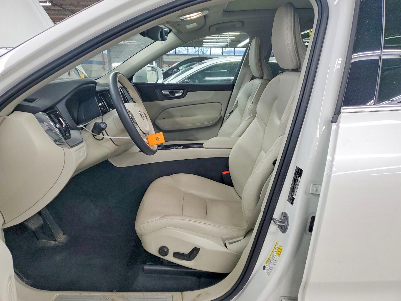 2023 VOLVO XC60