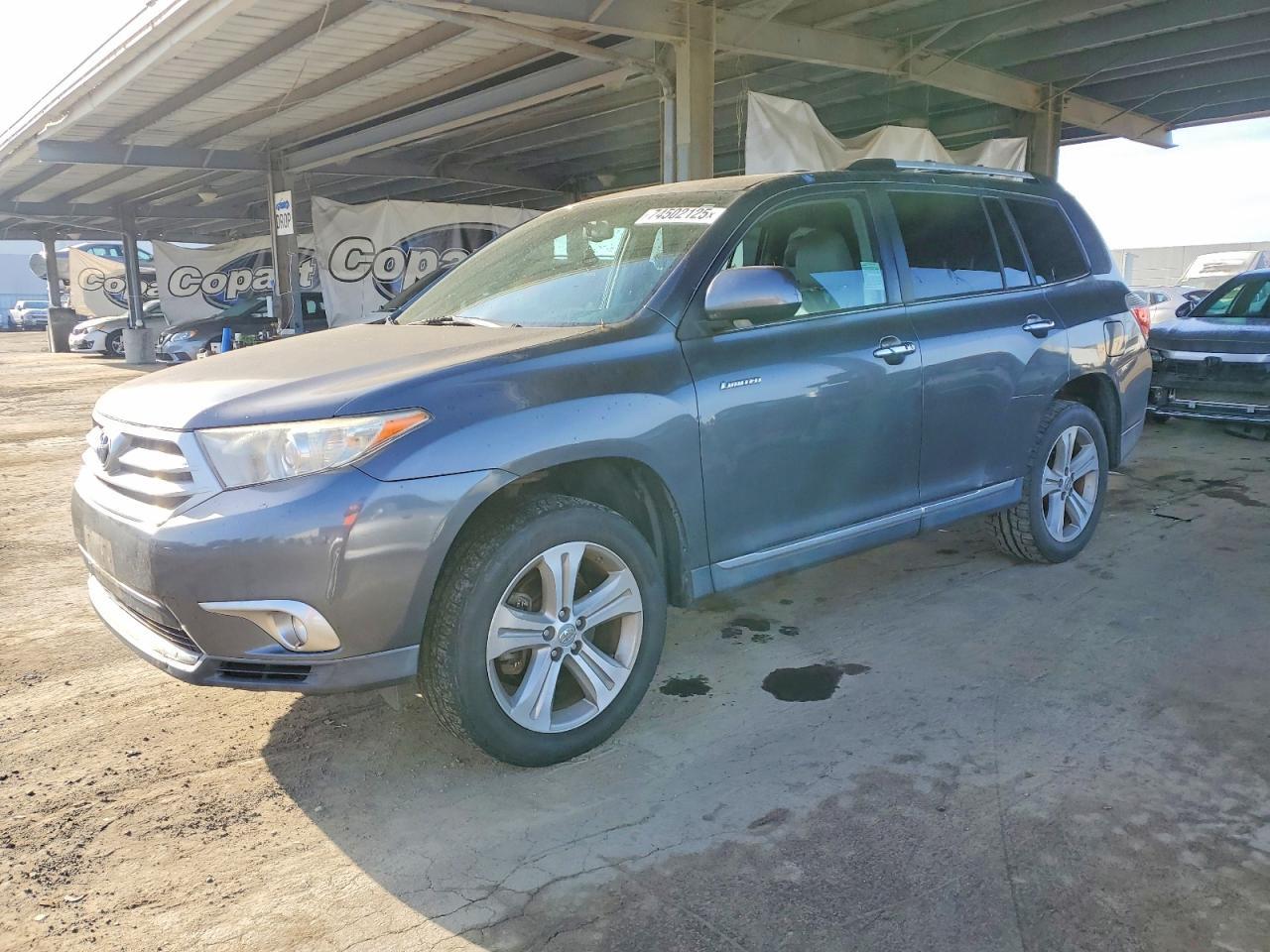 2013 TOYOTA HIGHLANDER