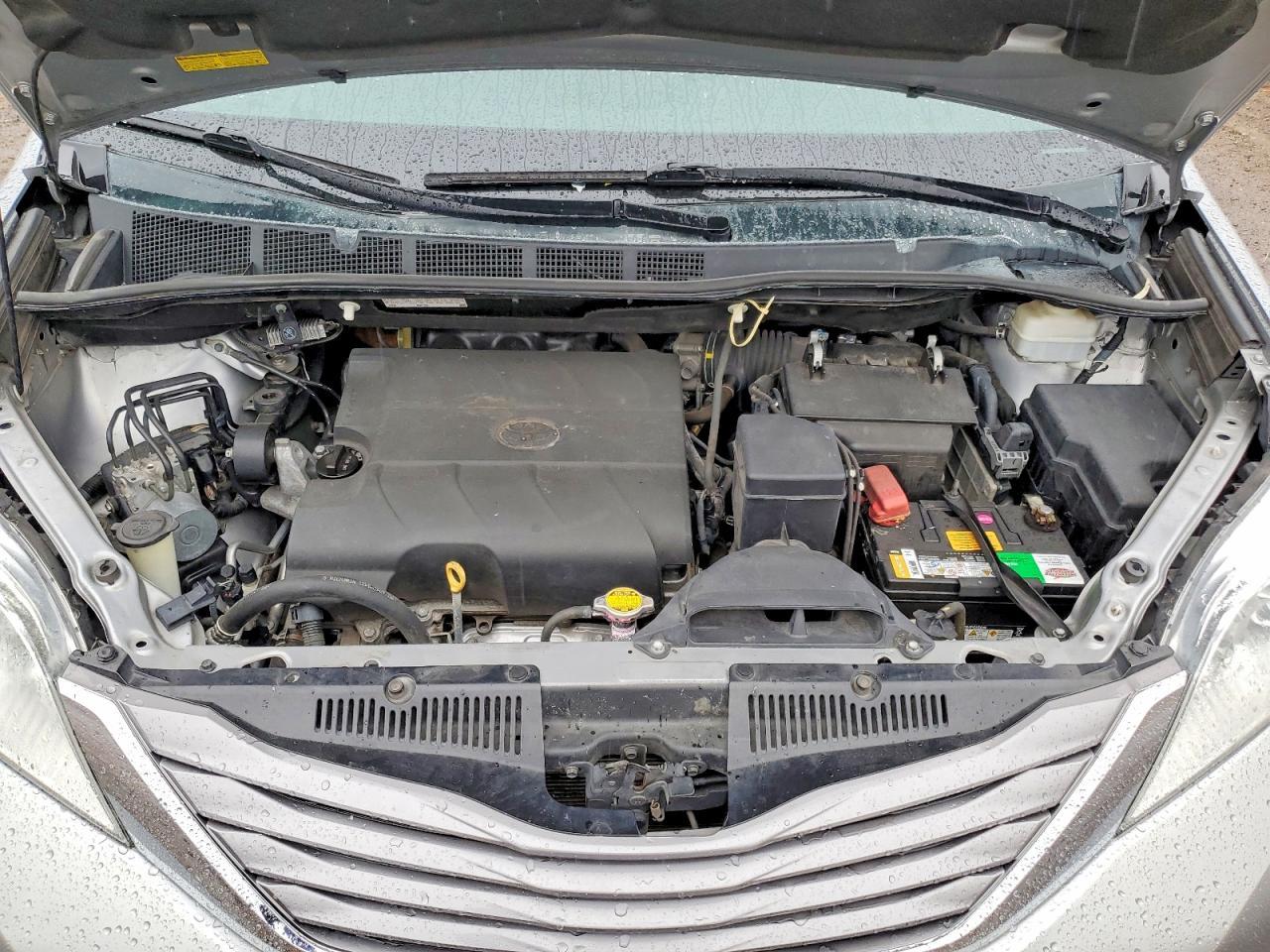 2015 TOYOTA SIENNA