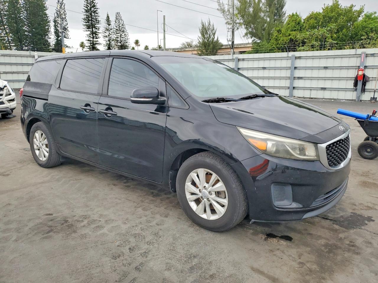 2016 KIA SEDONA
