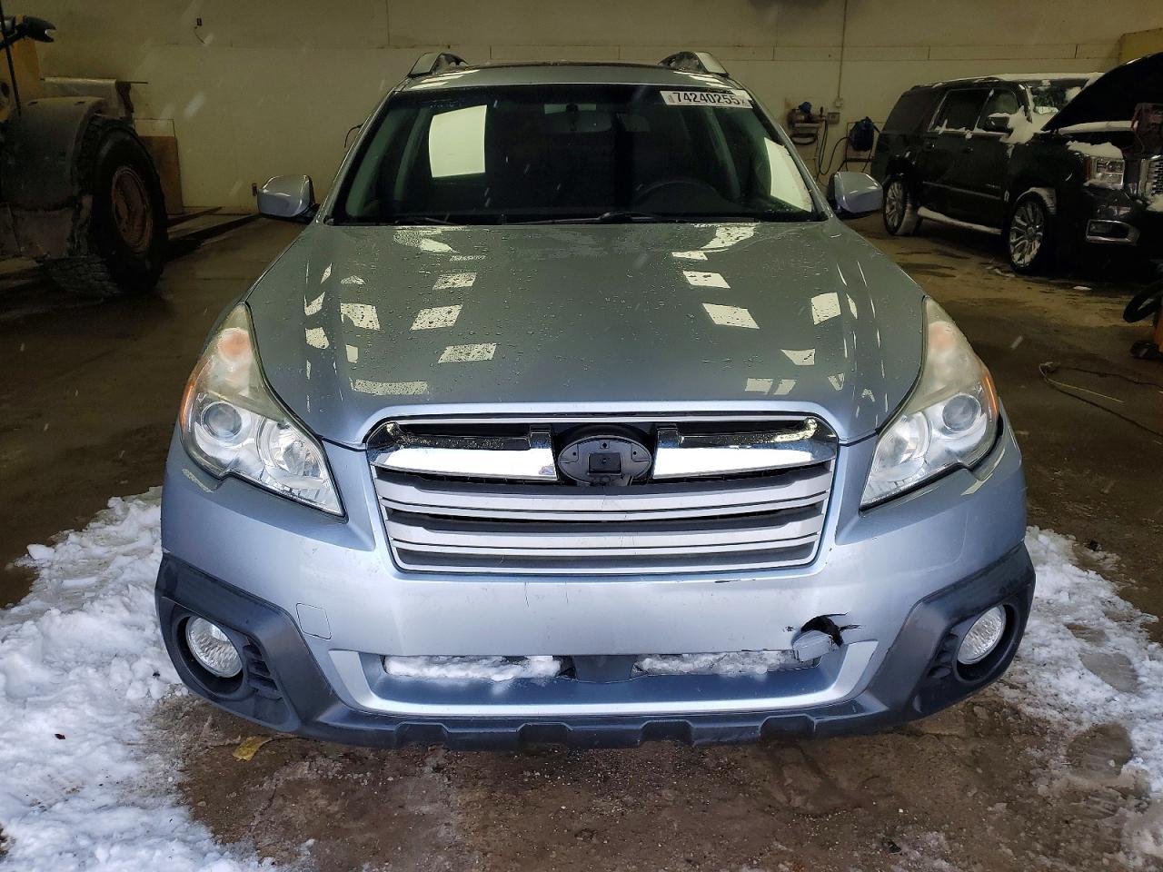 2014 SUBARU Outback