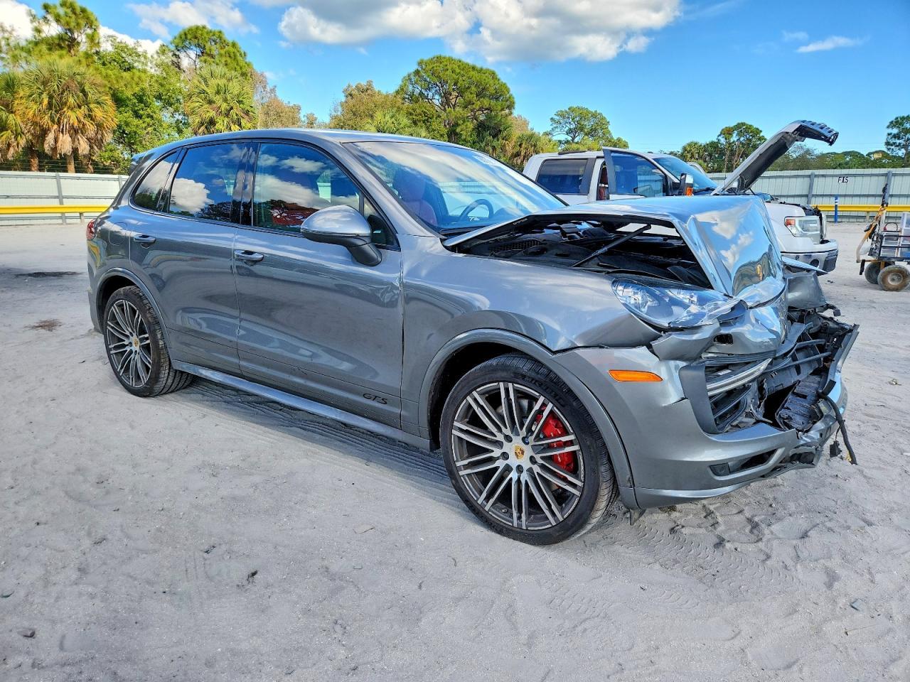 2016 PORSCHE CAYENNE