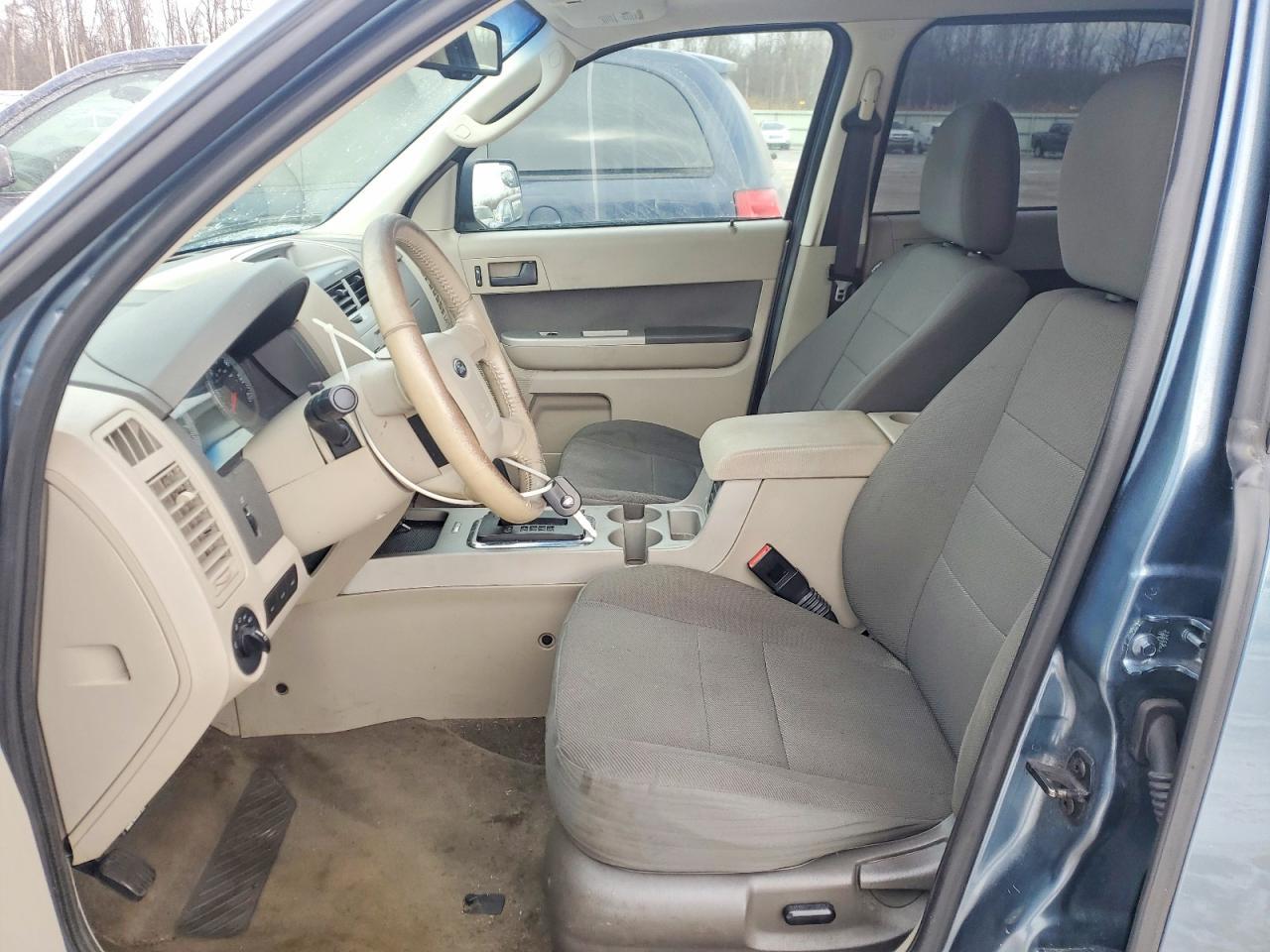 2010 FORD ESCAPE