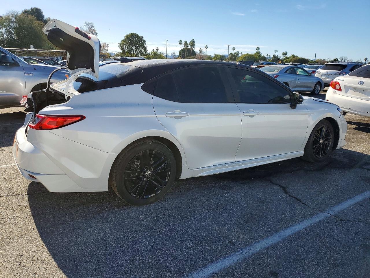 2025 TOYOTA CAMRY