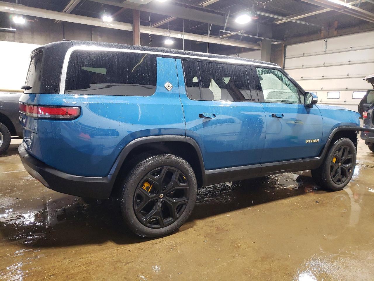 2023 RIVIAN R1s