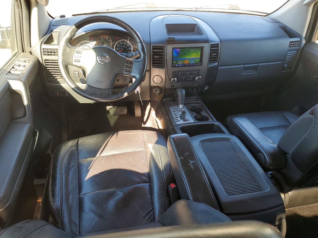 2011 NISSAN Titan