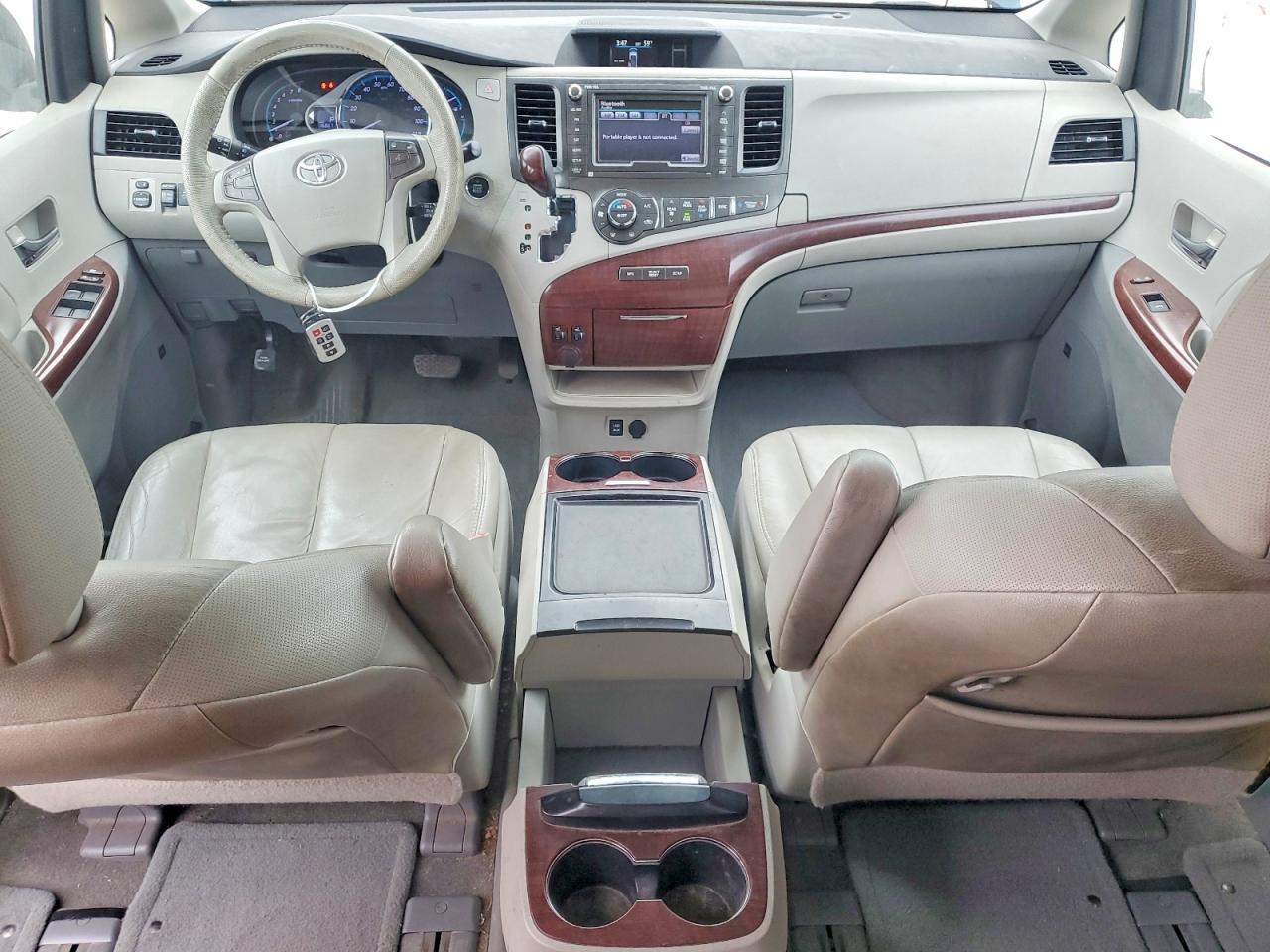 2012 TOYOTA SIENNA