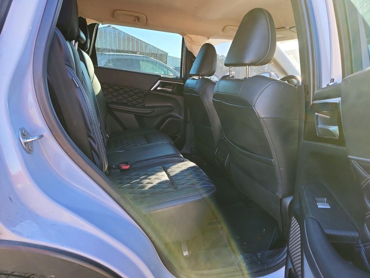 2022 MITSUBISHI outlander