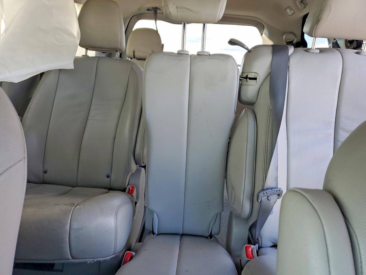 2014 TOYOTA SIENNA
