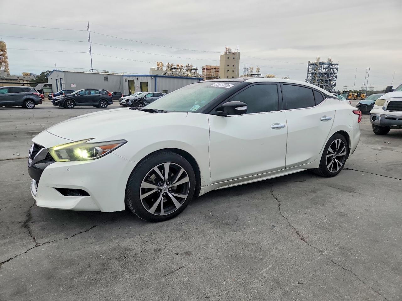2017 NISSAN Maxima