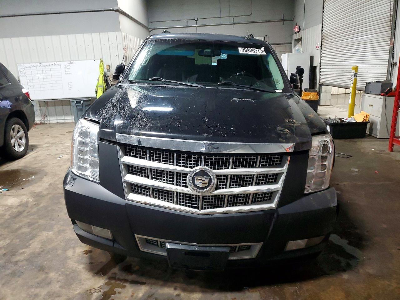 2012 CADILLAC ESCALADE