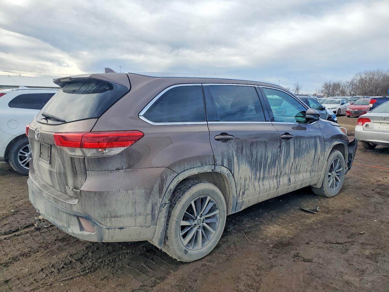 2017 TOYOTA HIGHLANDER