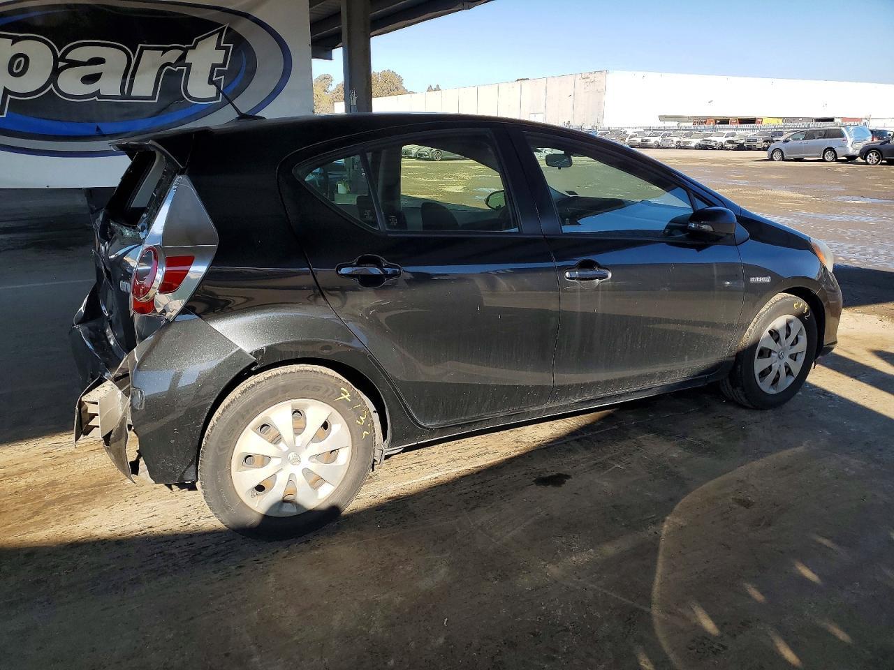 2013 TOYOTA Prius c