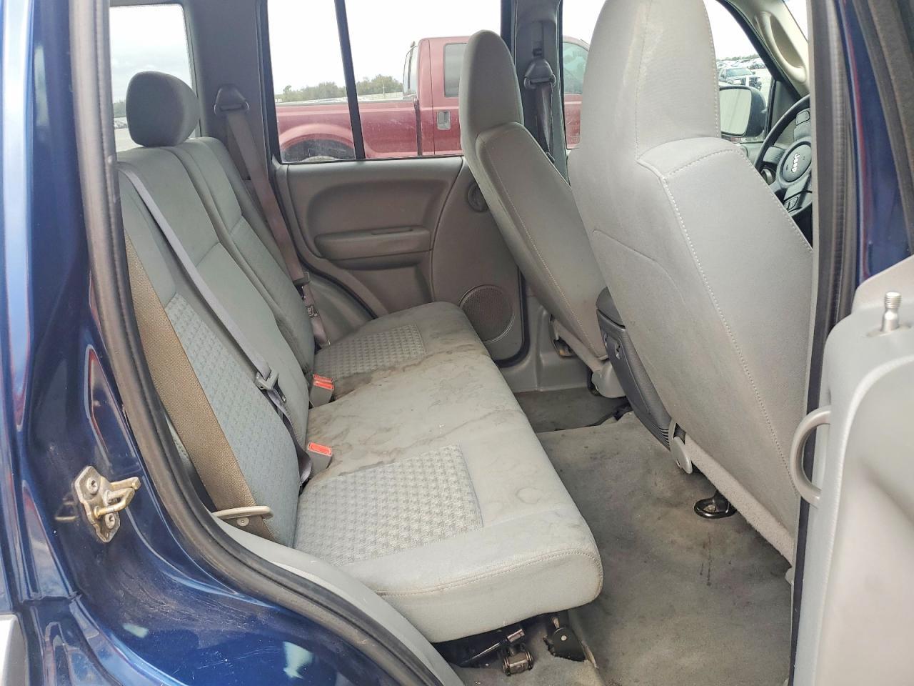 2005 JEEP Liberty