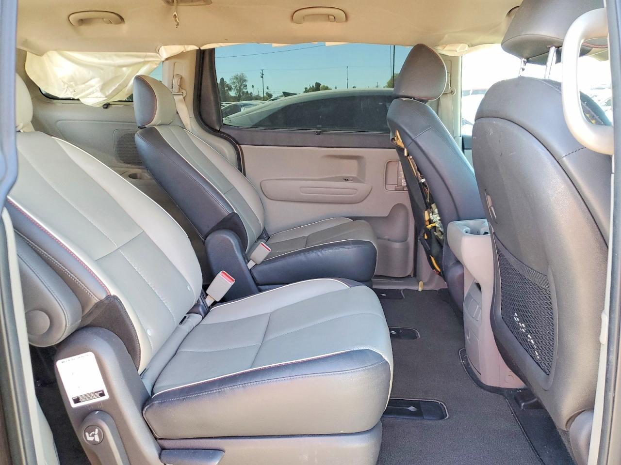 2017 KIA SEDONA