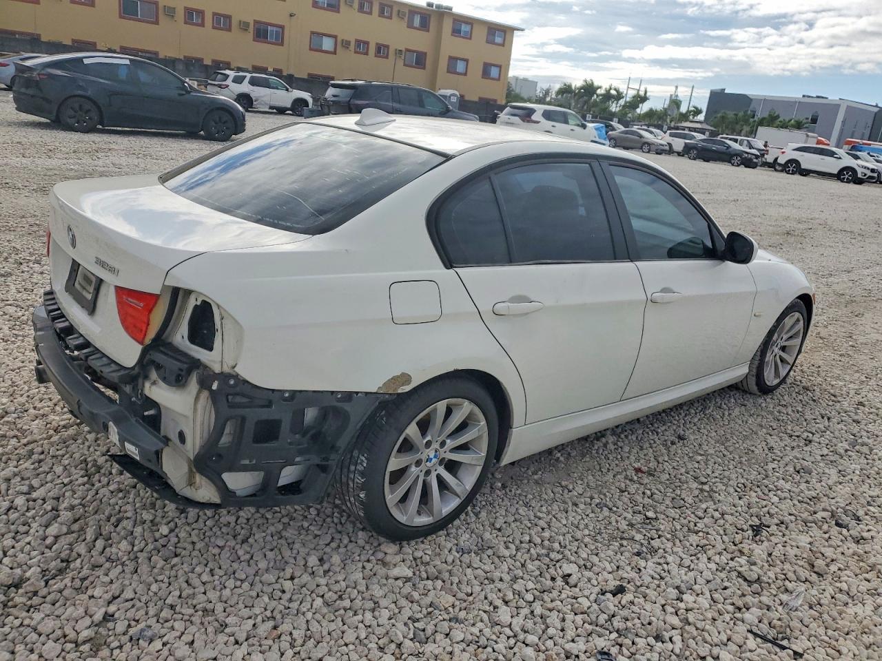 2011 BMW 3 SERIES