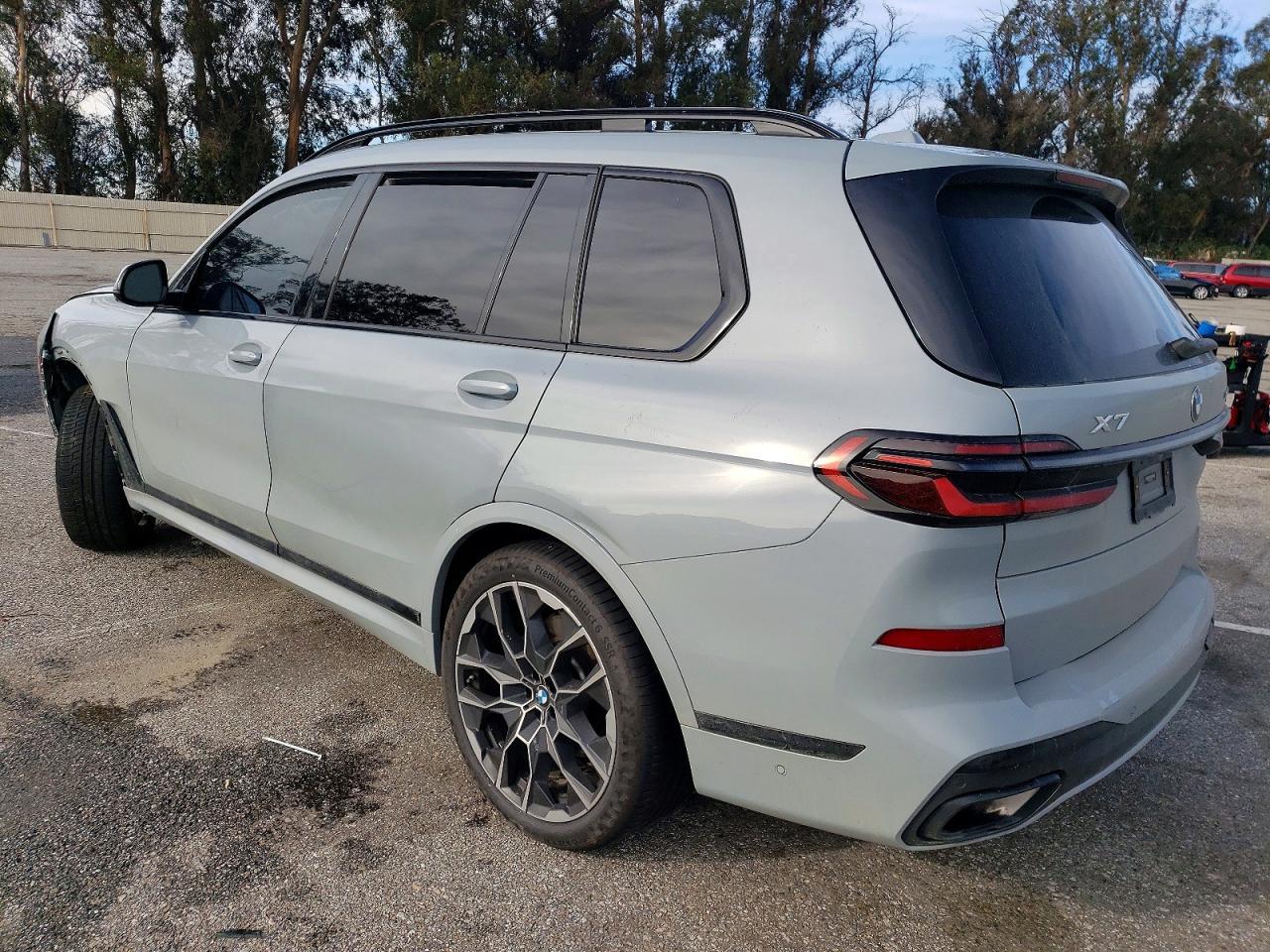 2024 BMW X7