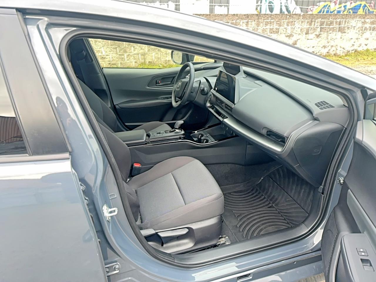 2025 TOYOTA PRIUS