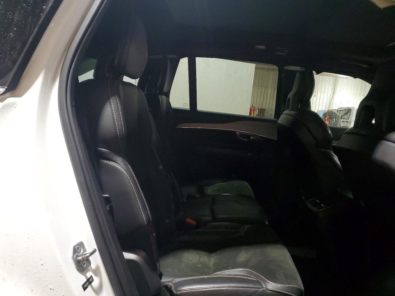 2017 VOLVO XC90
