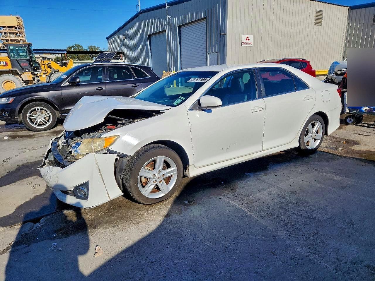 2014 TOYOTA CAMRY