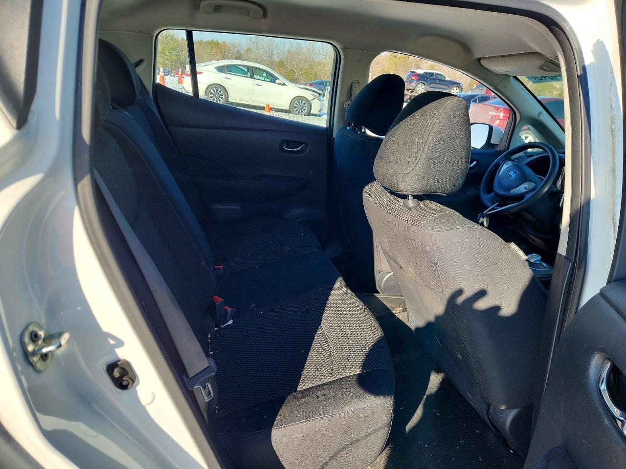 2017 NISSAN LEAF