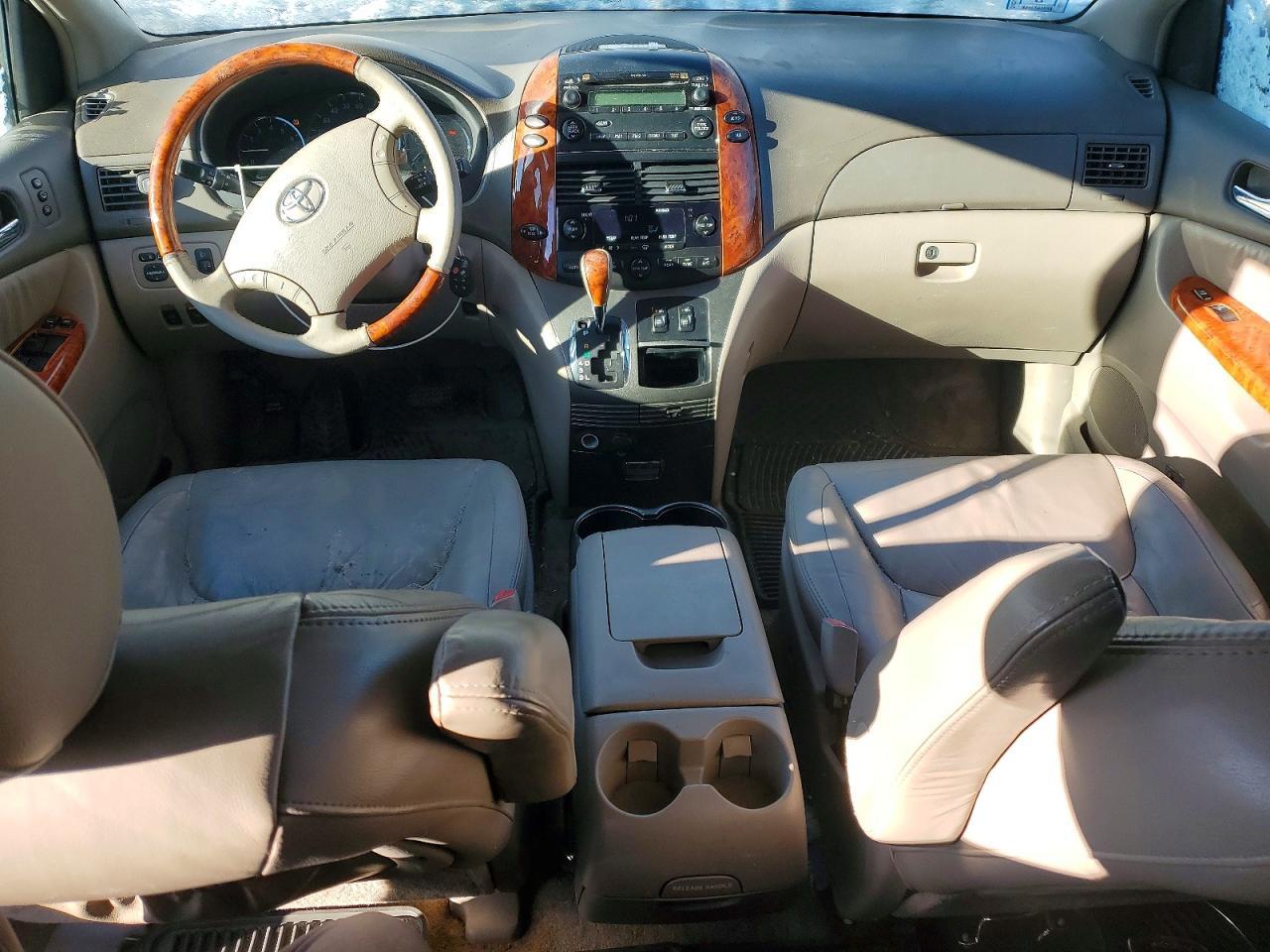 2008 TOYOTA SIENNA