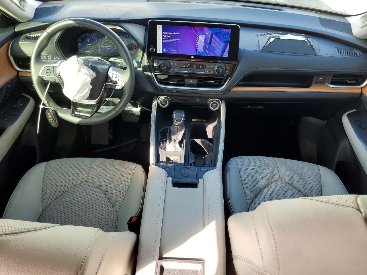 2024 TOYOTA HIGHLANDER