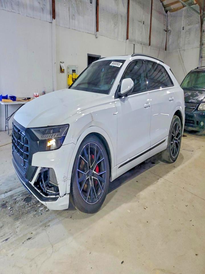 2023 AUDI Q8
