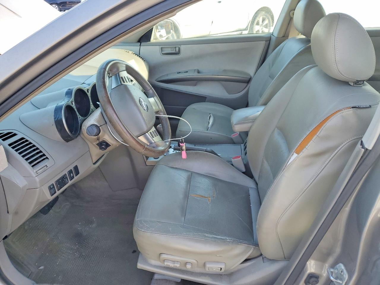 2004 NISSAN Maxima