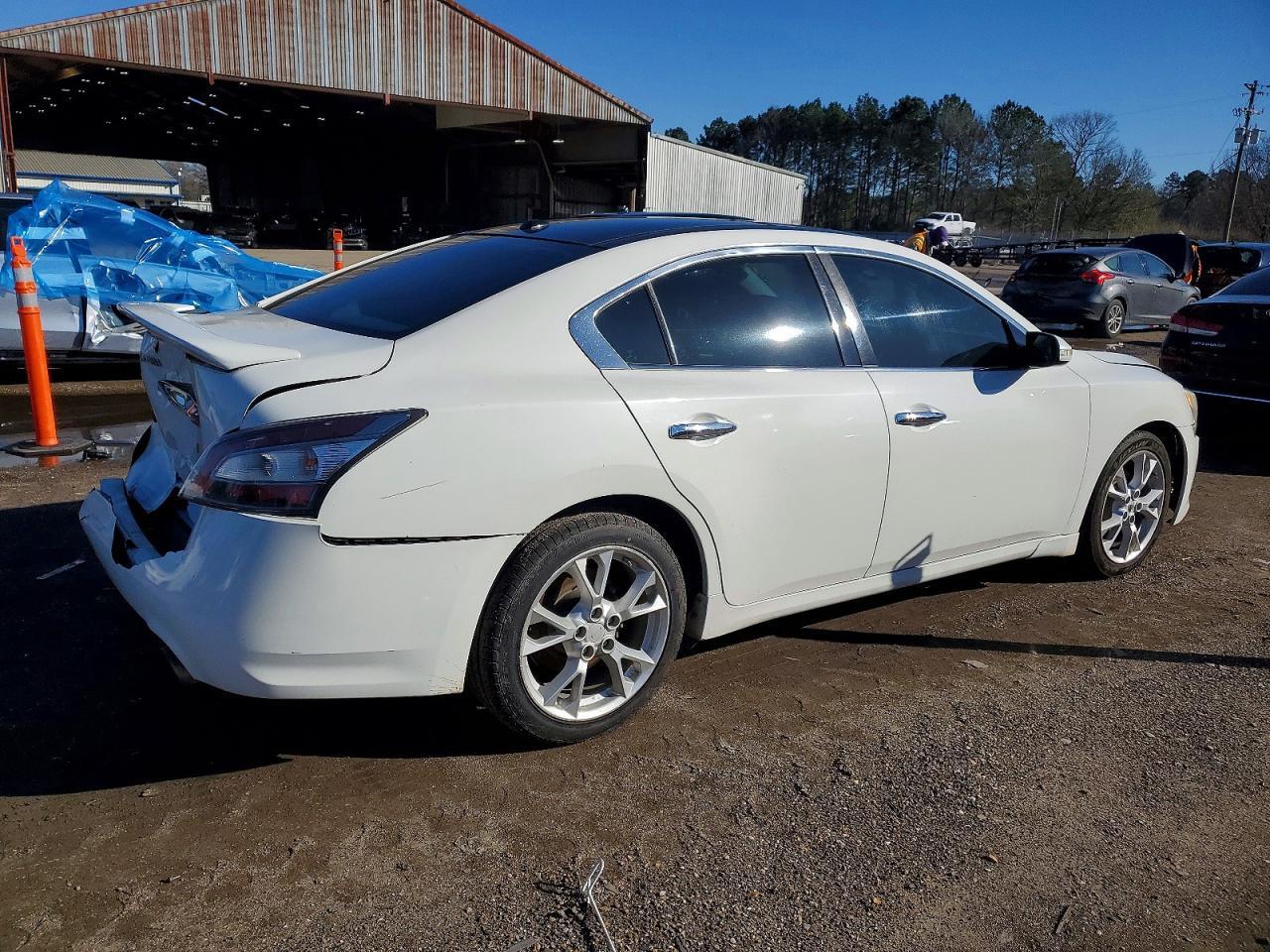 2012 NISSAN Maxima