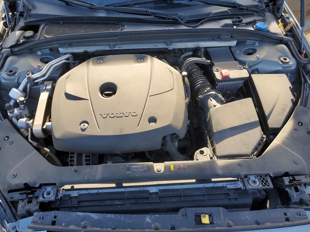 2019 VOLVO S60