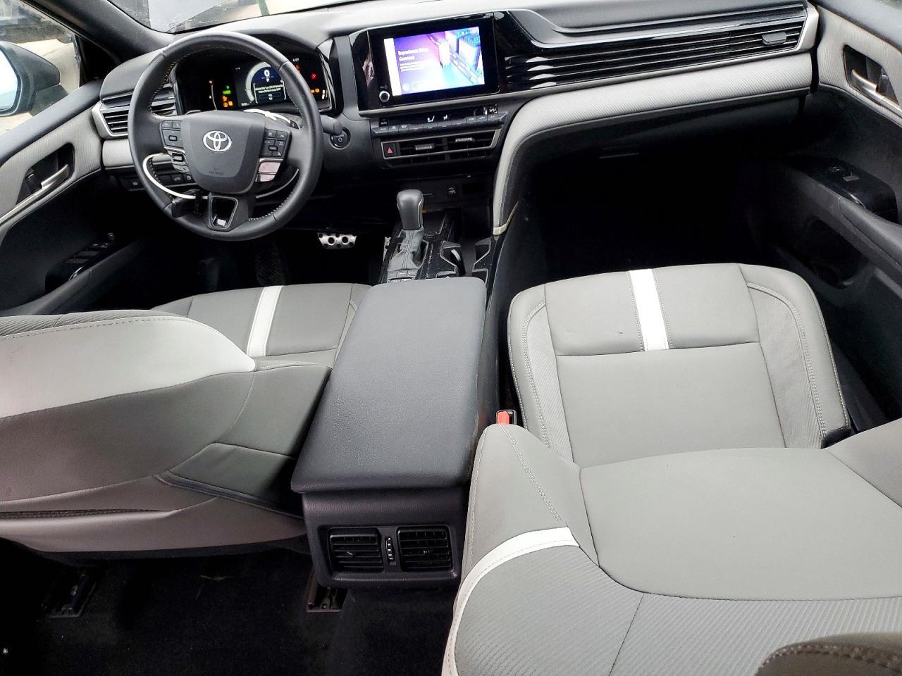 2025 TOYOTA CAMRY