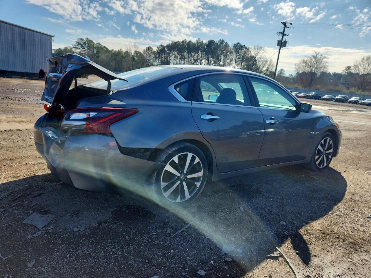 2017 NISSAN ALTIMA