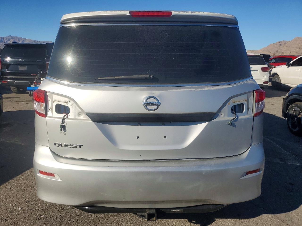2016 NISSAN Quest