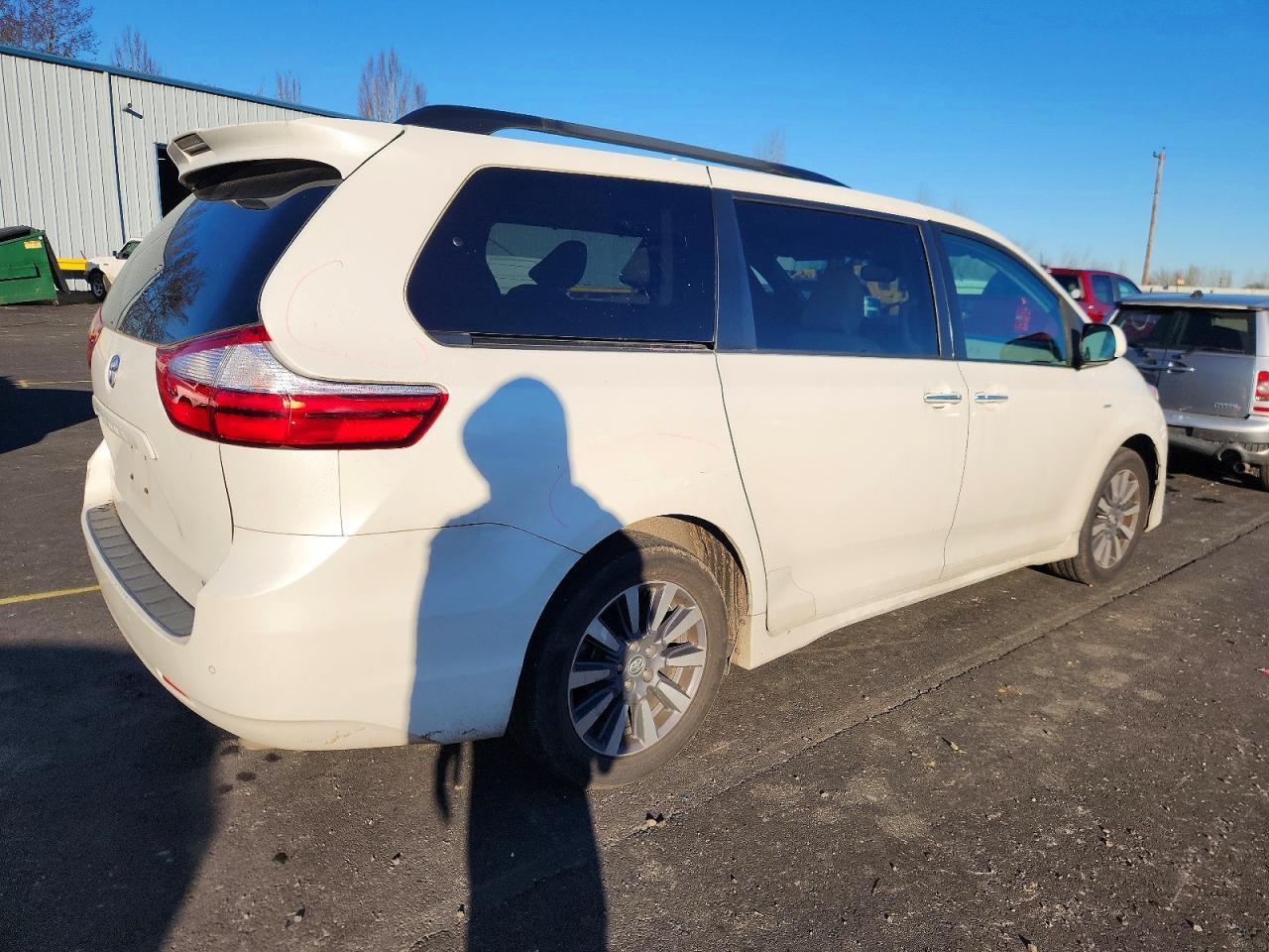 2018 TOYOTA SIENNA