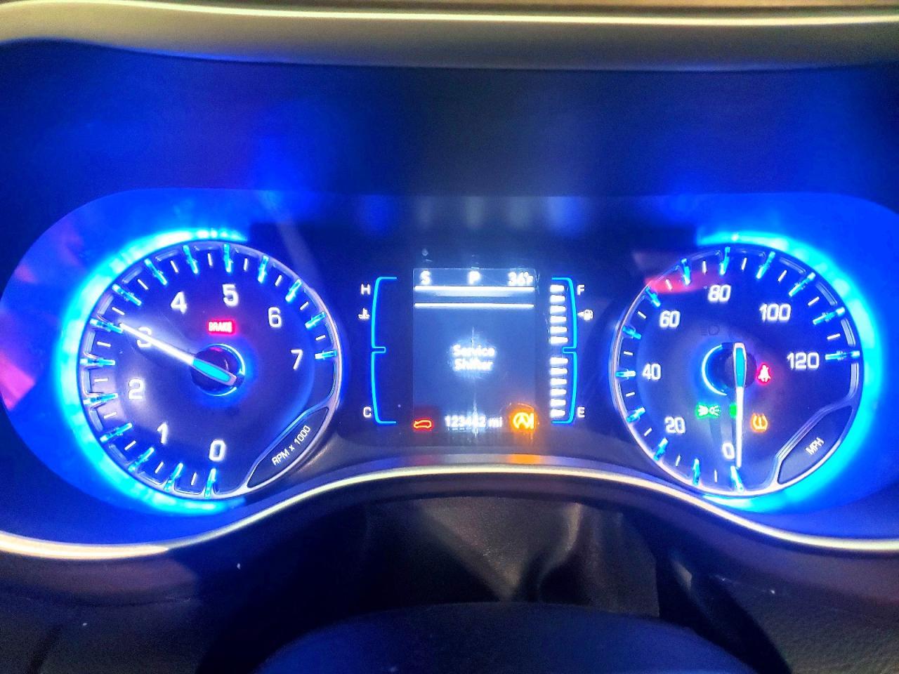 2021 CHRYSLER Voyager