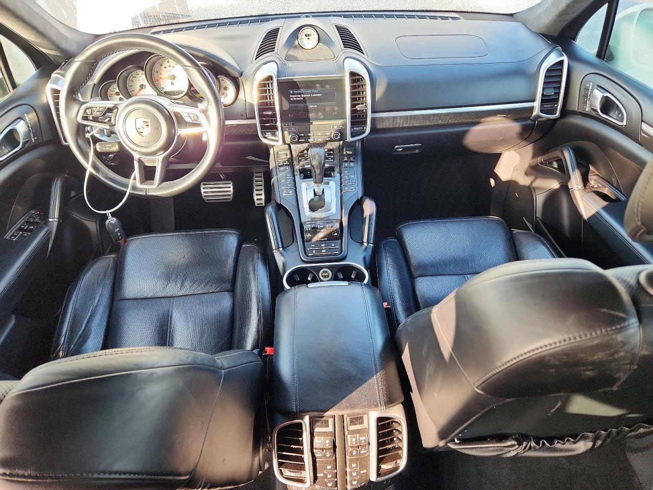 2017 PORSCHE CAYENNE