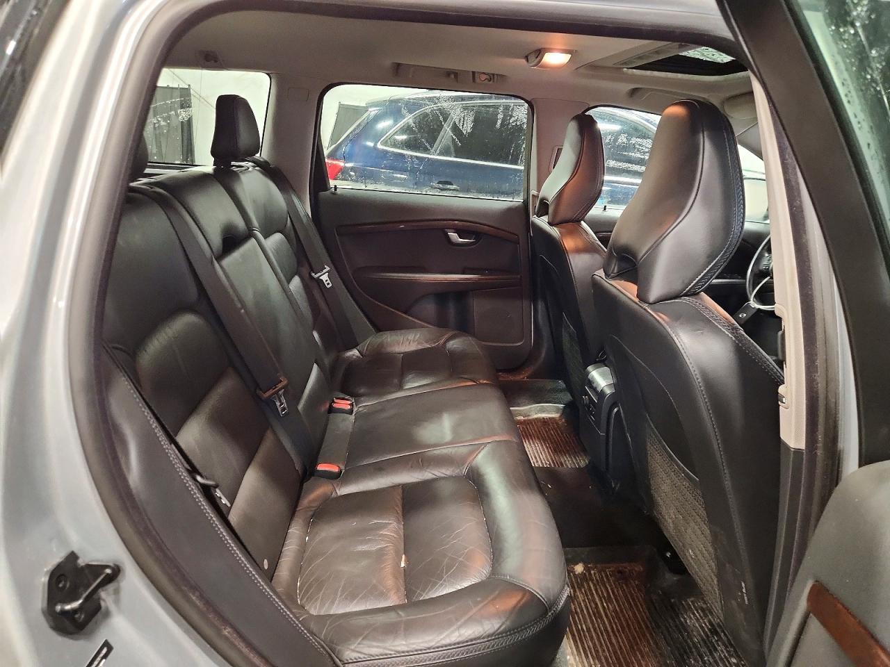 2012 VOLVO XC70