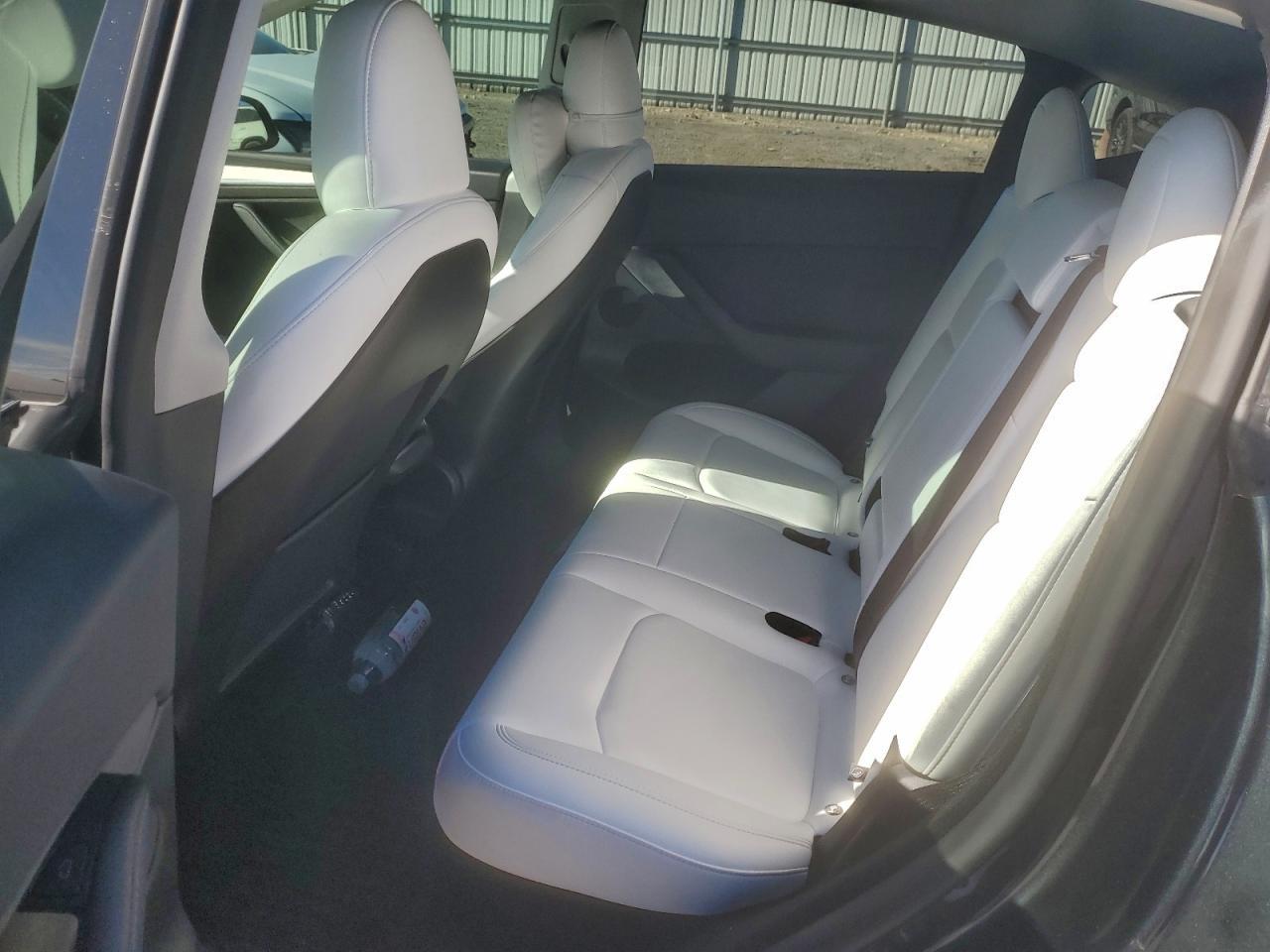 2025 TESLA MODEL Y