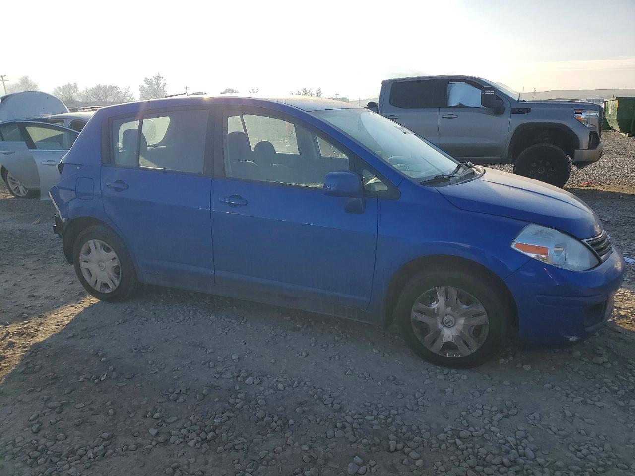 2011 NISSAN VERSA