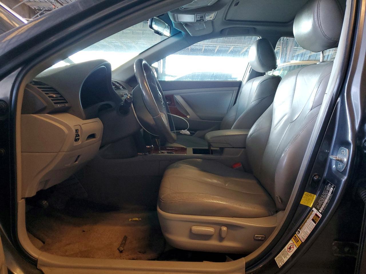 2011 TOYOTA CAMRY