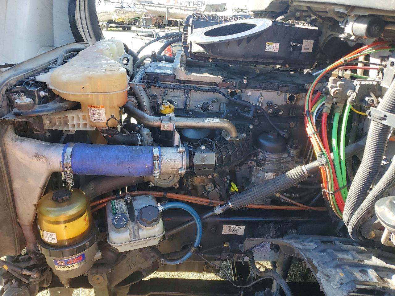 2020 FREIGHTLINER CASCADIA 126