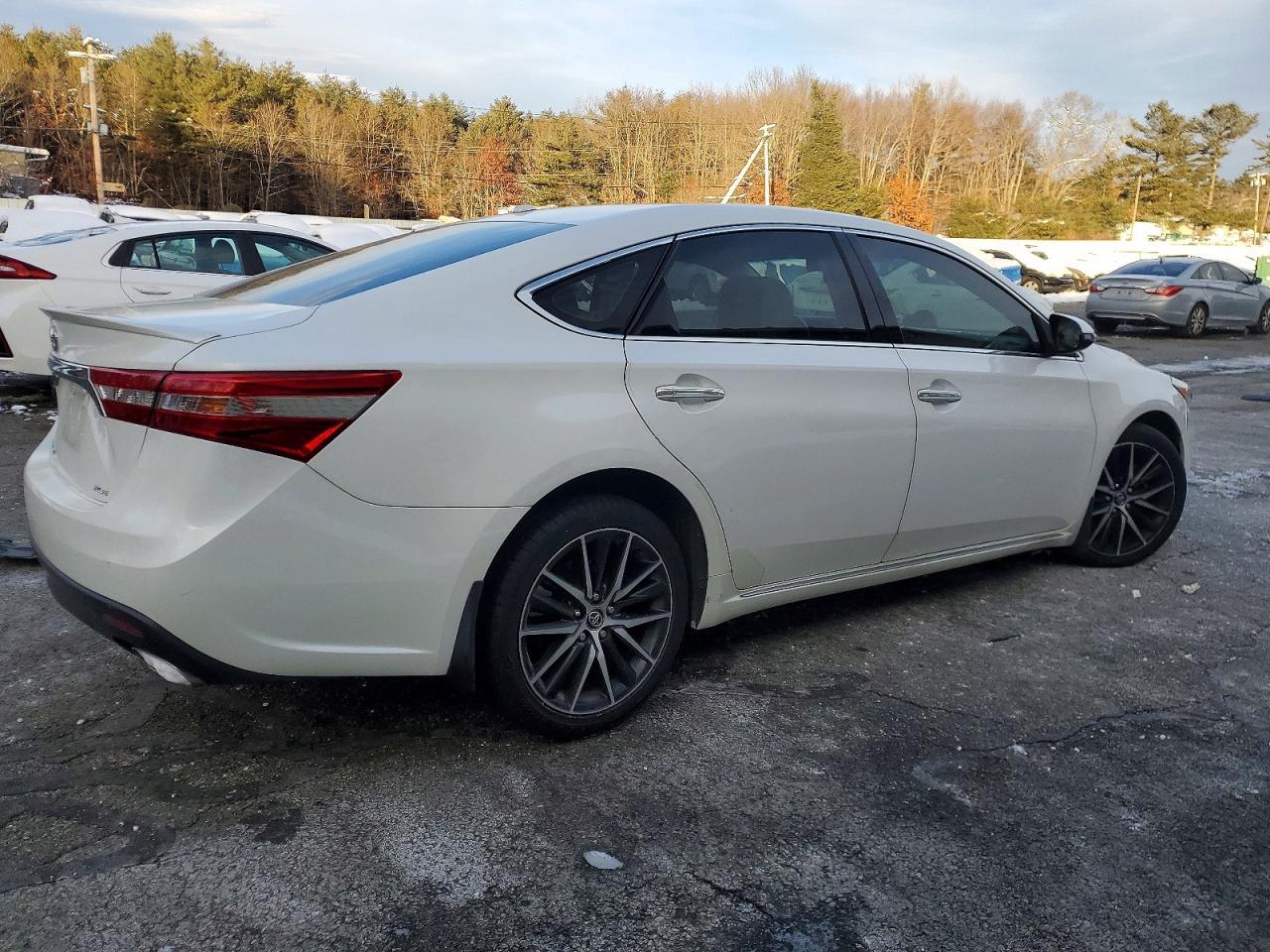 2014 TOYOTA Avalon