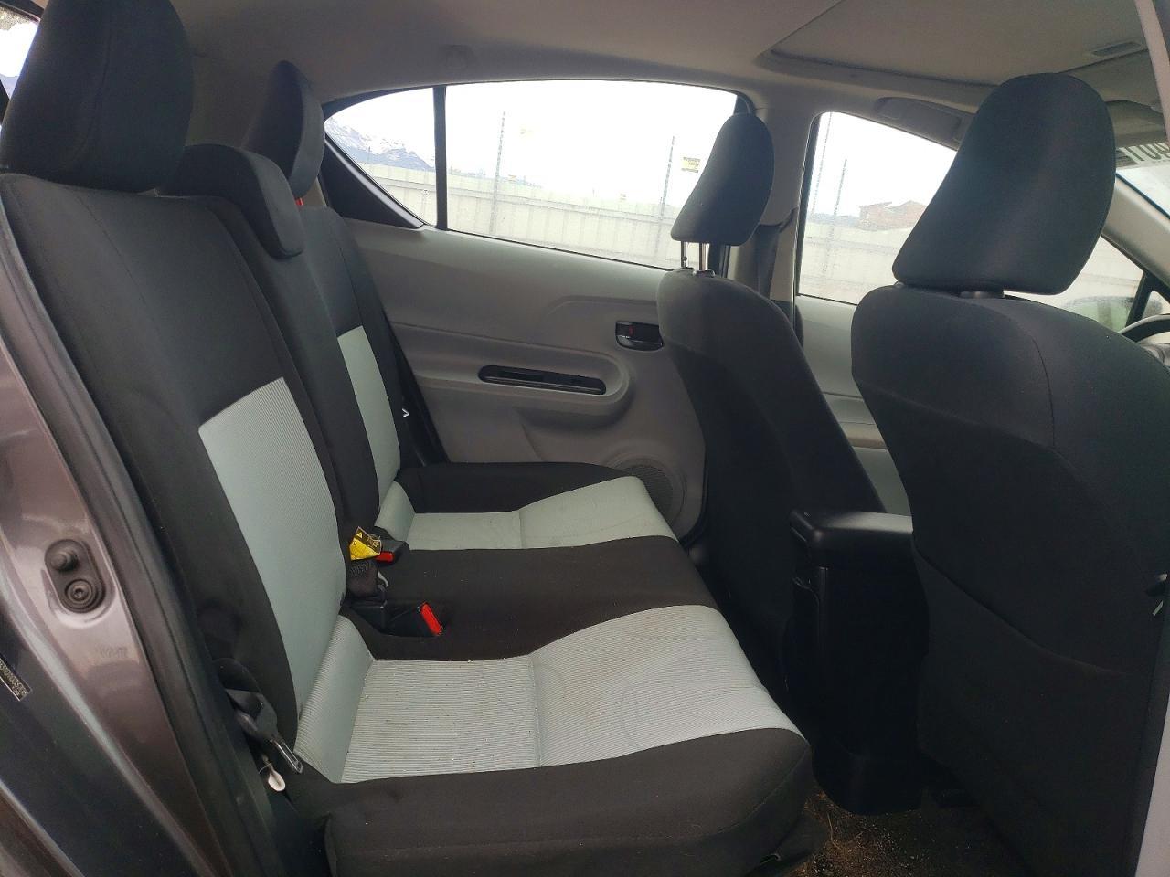 2013 TOYOTA Prius c
