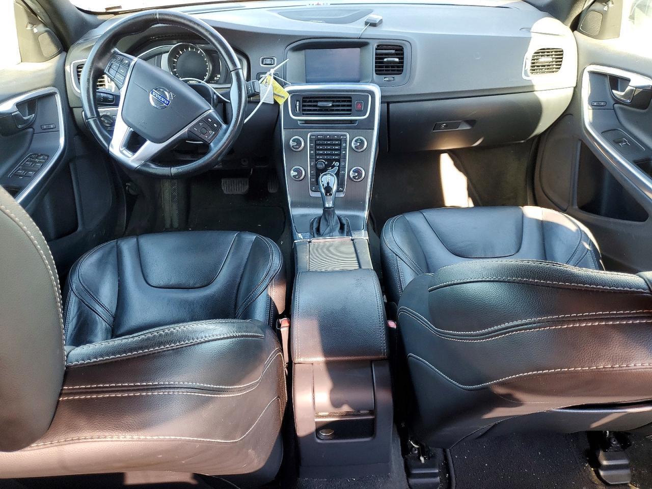 2015 VOLVO S60