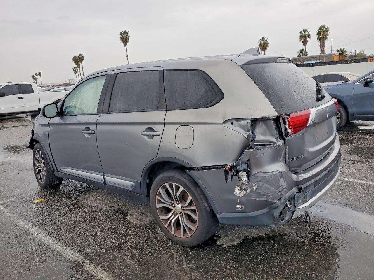 2018 MITSUBISHI outlander