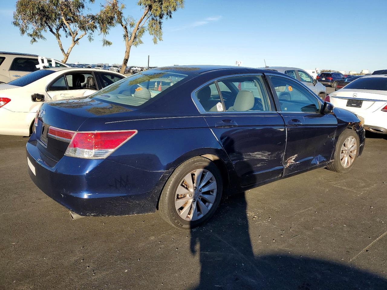 2011 HONDA ACCORD